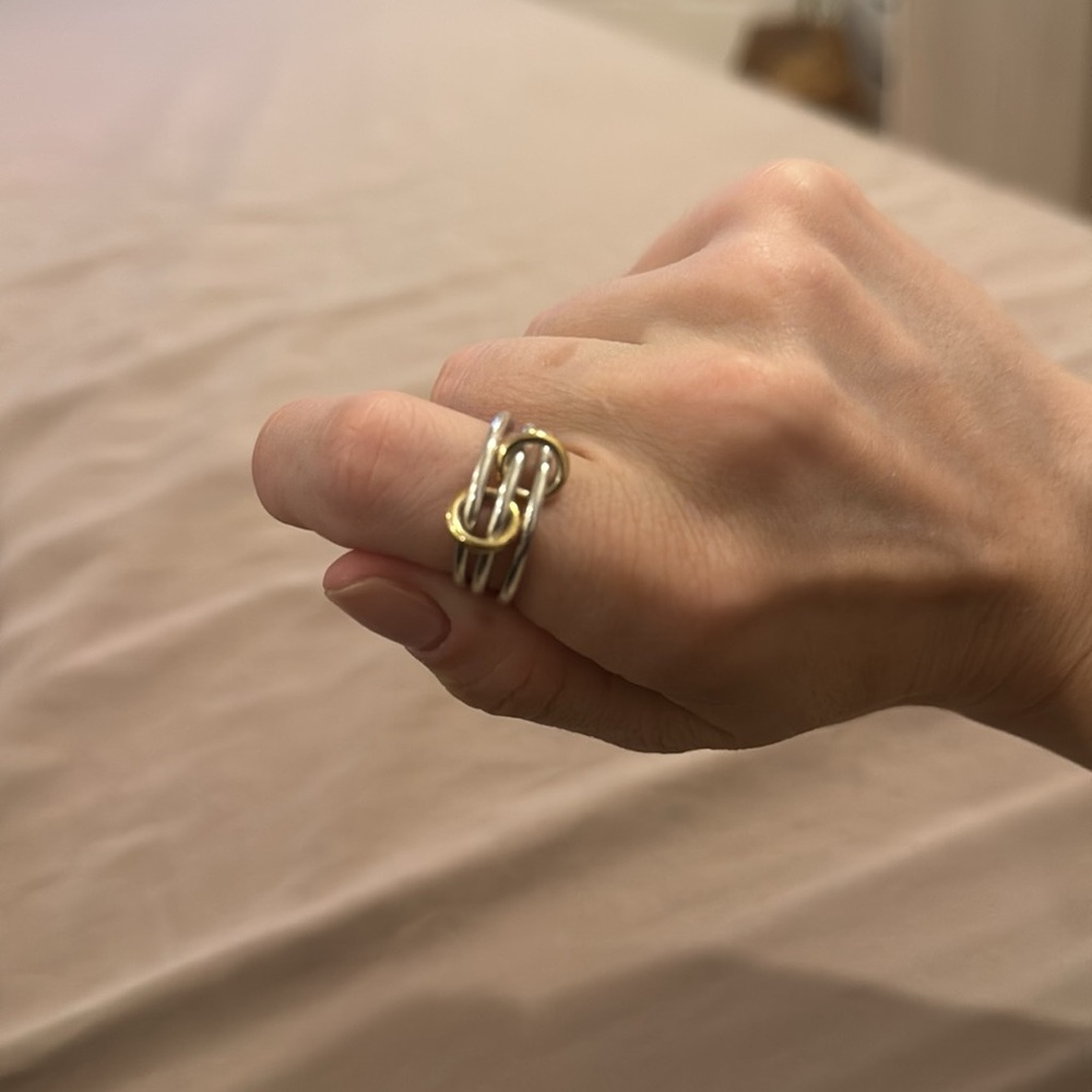 Two-Tone Interlocking Band Ring - Gold & Silver - Picture 4 of 6